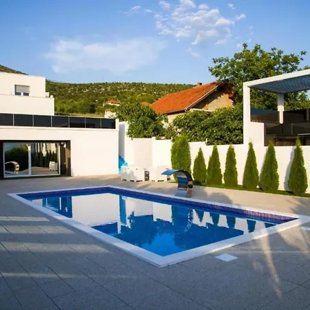 Vila11 Villa Mostar